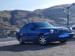 Mercedes E 200-1