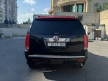 Cadillac Escalade-4