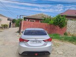 Hyundai Elantra-3
