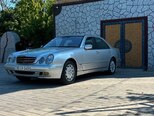Mercedes E 220-1