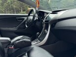 Hyundai Elantra-12