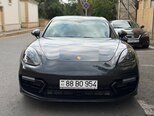 Porsche Panamera 4S-10