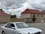 Mercedes E 220-10