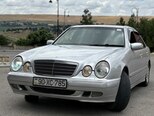 Mercedes E 220-1