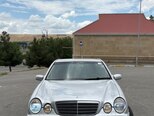 Mercedes E 220-9