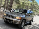 Nissan Pathfinder-2