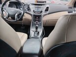 Hyundai Elantra-12