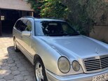 Mercedes E 240-2