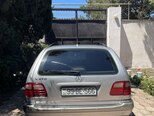 Mercedes E 240-4