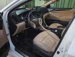 Hyundai Sonata-12