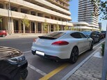 Porsche Panamera 4S-8