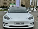 Tesla Model 3-1