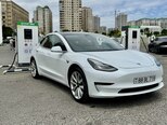 Tesla Model 3-6