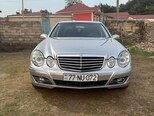 Mercedes E 240-1