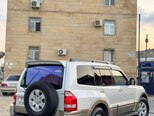 Mitsubishi Pajero-4