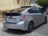 Toyota Prius-5