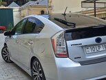 Toyota Prius-12
