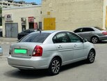 Hyundai Accent-6