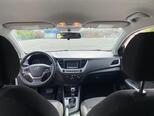 Hyundai Accent-12
