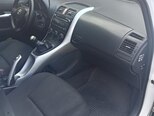 Toyota Auris-10