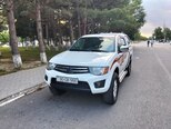 Mitsubishi L200-1