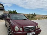 Mercedes E 240-1