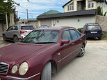Mercedes E 240-2