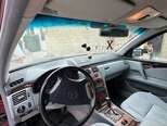 Mercedes E 240-11