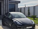 Tesla Model Y-3
