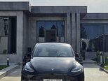 Tesla Model Y-1