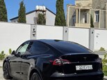 Tesla Model Y-5