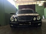 Mercedes E 320-1