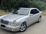 Mercedes E 240-1