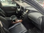 Infiniti QX70-8