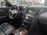 Infiniti QX70-6