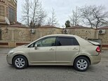 Nissan Tiida-5