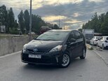 Toyota Prius V-2