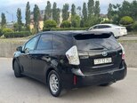 Toyota Prius V-3