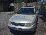 Volkswagen Passat-1
