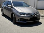 Toyota Auris-2