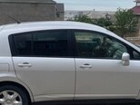 Nissan Tiida-2