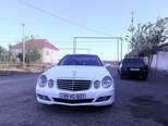 Mercedes E 220-1