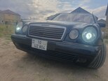 Mercedes E 240-2