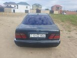 Mercedes E 240-3