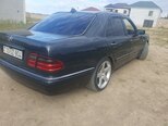 Mercedes E 240-4