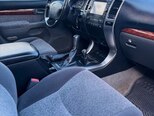 Toyota Land Cruiser Prado-10