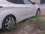 Hyundai Elantra-4