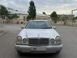 Mercedes E 240-1