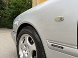 Mercedes E 240-13
