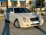 Mercedes E 240-1